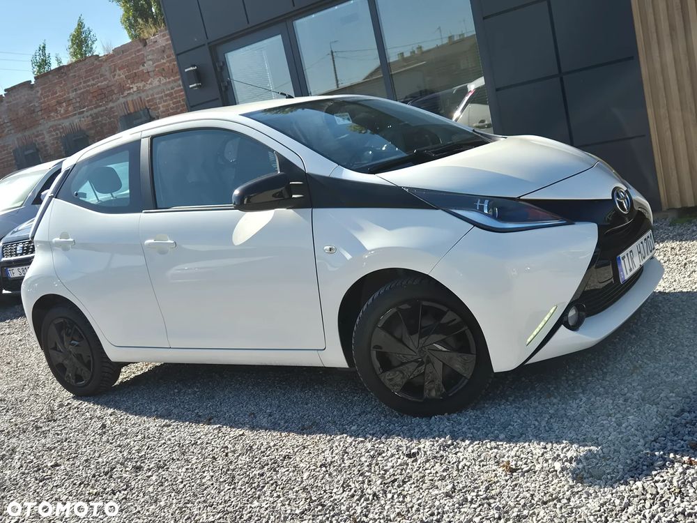 Toyota Aygo x-play Eco - 17