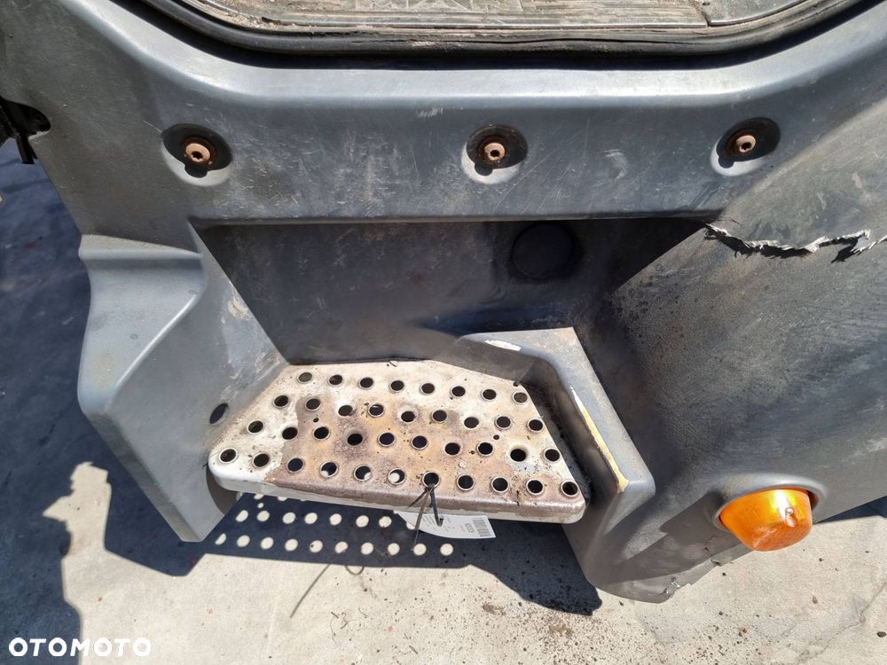 STOPIEŃ LEWY MAN TGM 15.250 - 4