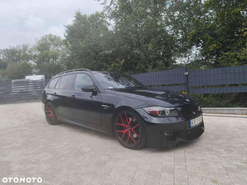 BMW Seria 3 325xi Touring - 1