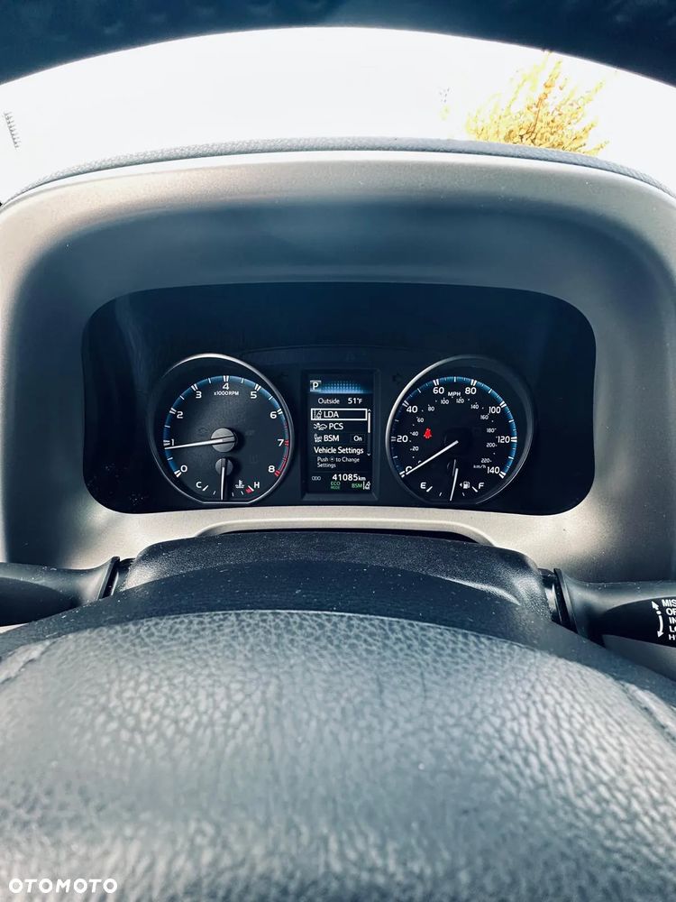 Toyota RAV4 2.5 XLE - 7