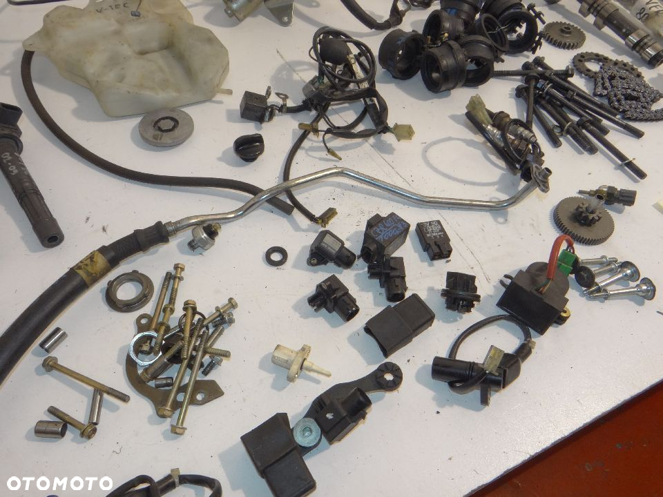 VFR 800 VTEC przekaźnii czujnik cewkofajka wałek rozrządu pokrywa krociec koło magnesowe R115 - 17