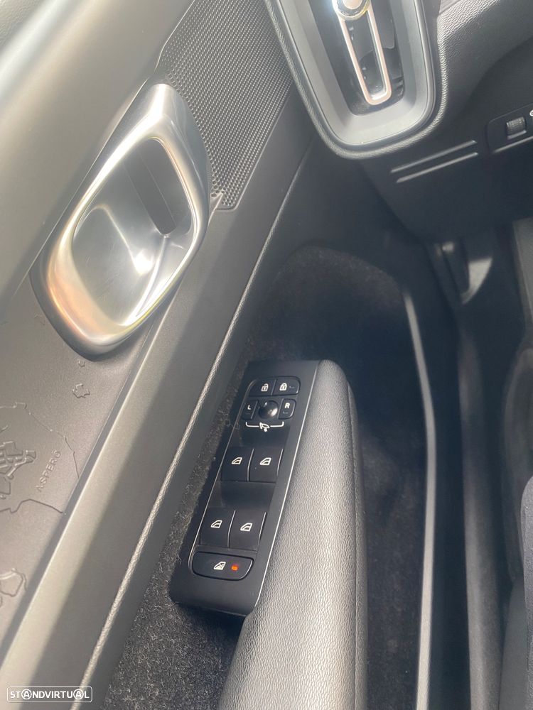 Volvo XC 40 - 30