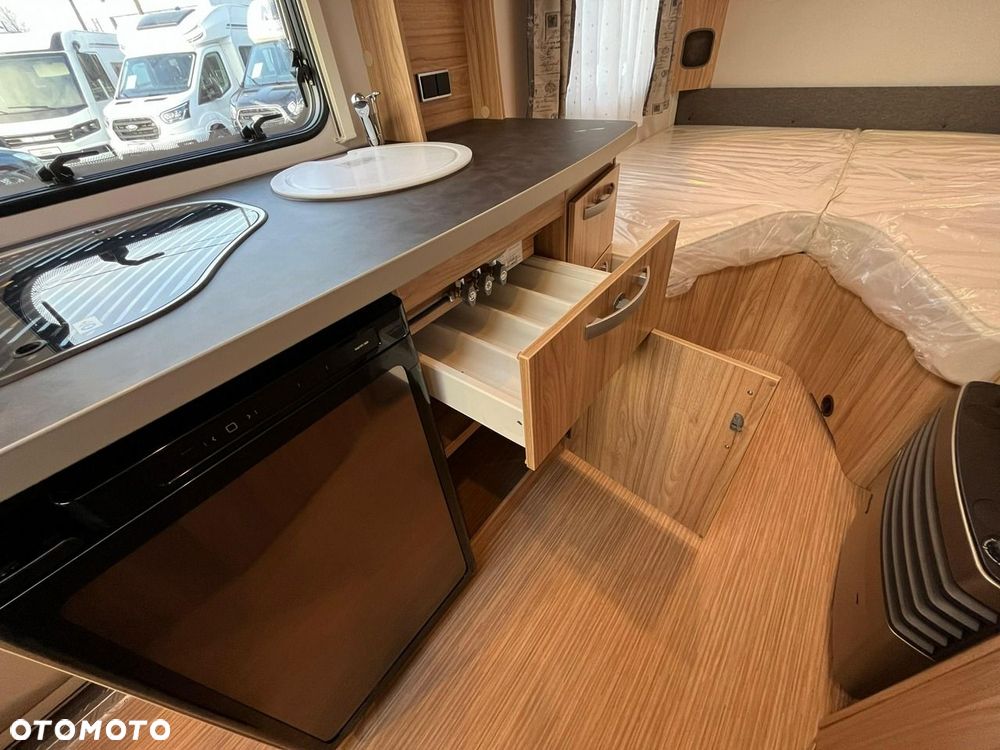 Hymer-Eriba Nova Light 442 - 17