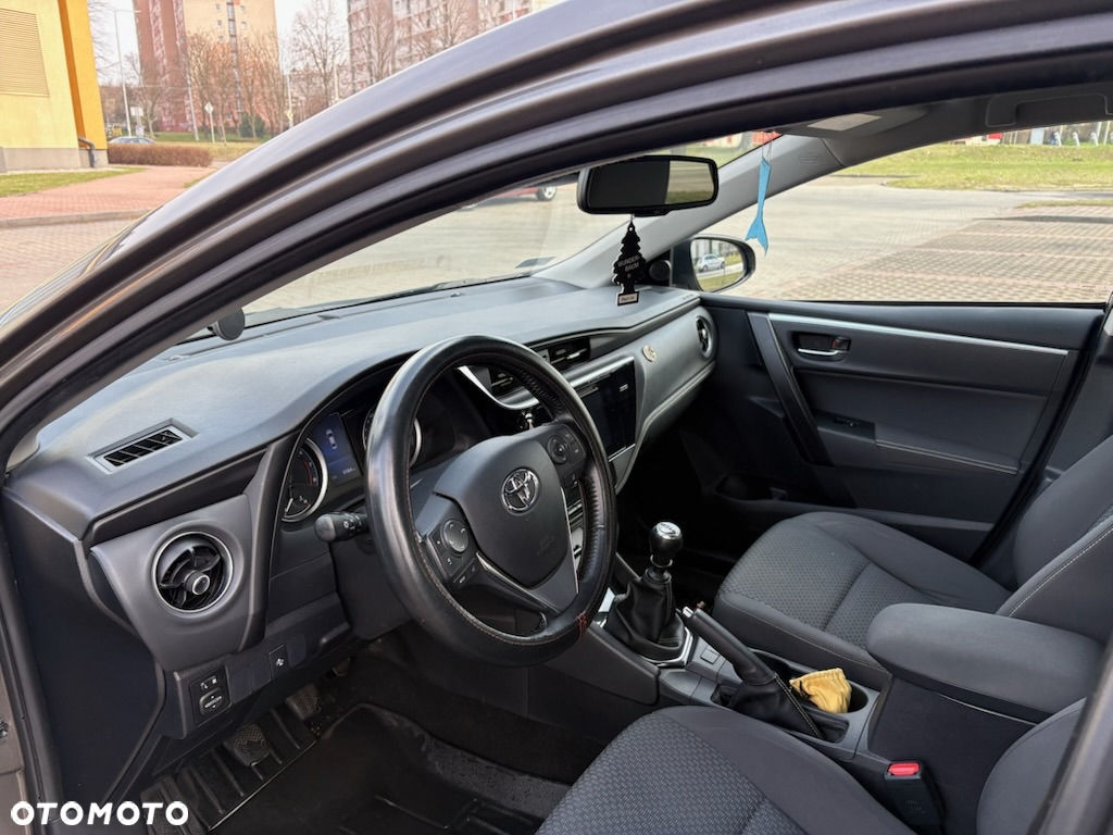 Toyota Corolla 1.6 Comfort - 19