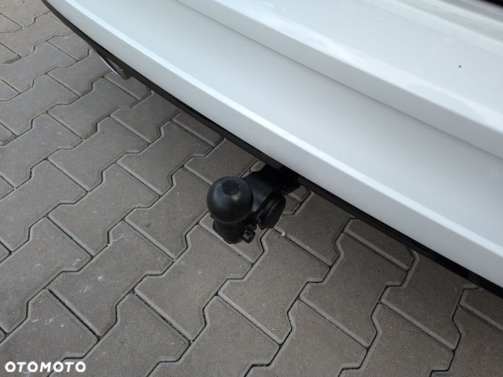 Volkswagen Golf Variant 2.0 TSI 4Motion R - 33