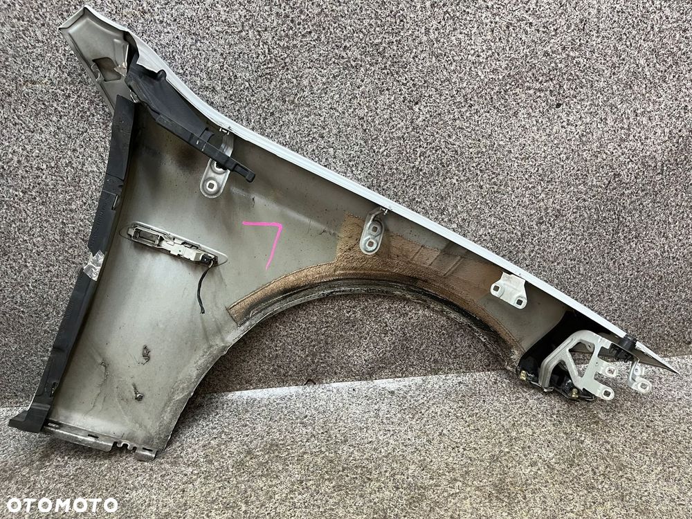 Blotnik lewy przod przedni kierunkowskaz BMW F11 F10 354 srebrny LADNY - 9