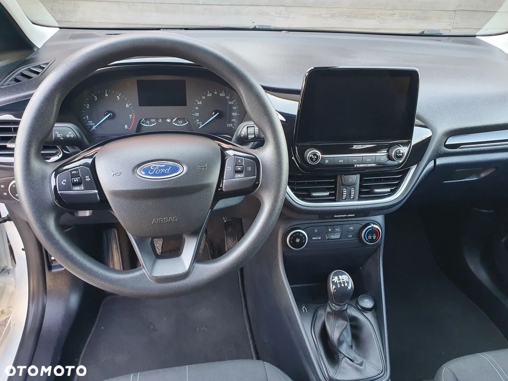 Ford Fiesta - 25