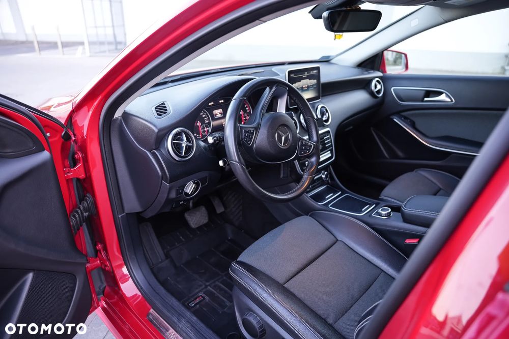 Mercedes-Benz Klasa A 180 7G-DCT Style - 7