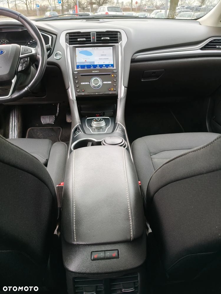 Ford Mondeo 2.0 TDCi Titanium PowerShift - 9