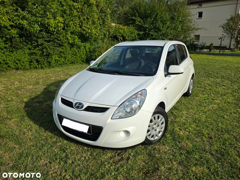 Hyundai i20 1.2 FIFA WM Edition - 12
