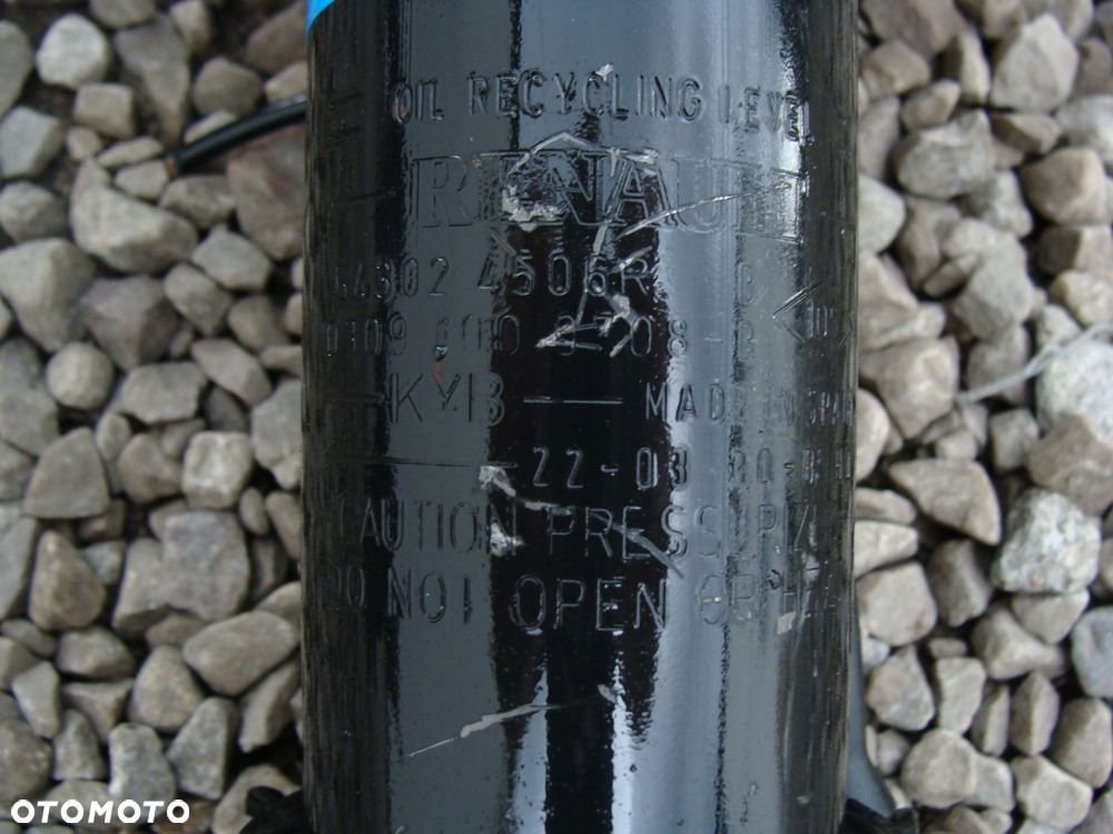 amortyzator zwrotnica lewa master iv 54304506r napęd tył - 3