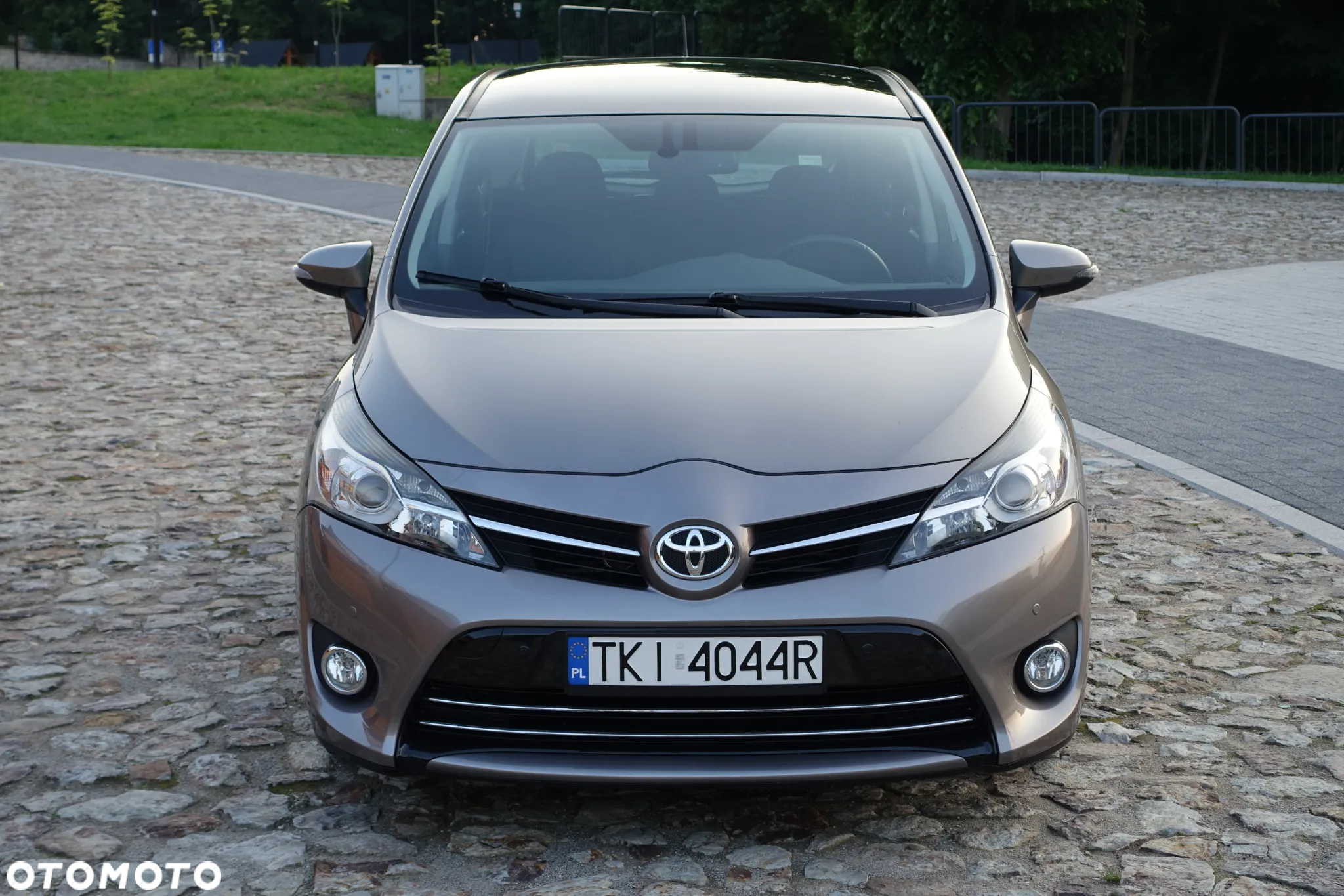 Toyota Verso 1.6 D-4D Premium - 12