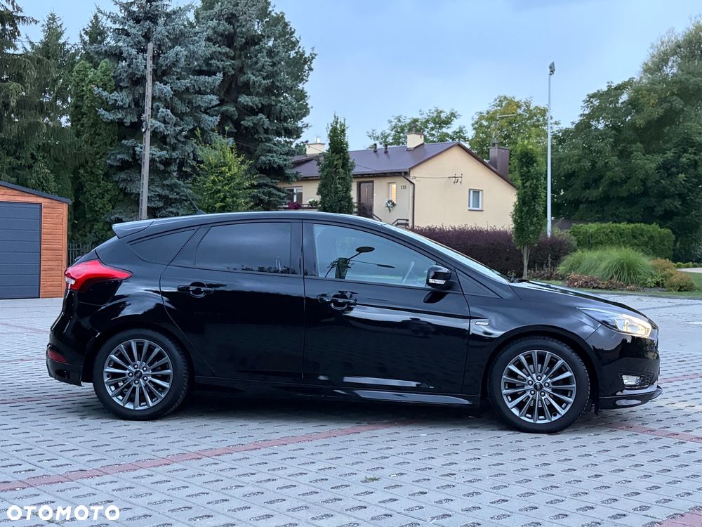 Ford Focus 1.0 EcoBoost Start-Stopp-System ST-LINE DESIGN - 11