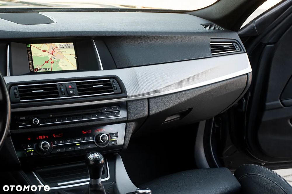 BMW Seria 5 520d Sport Line - 18