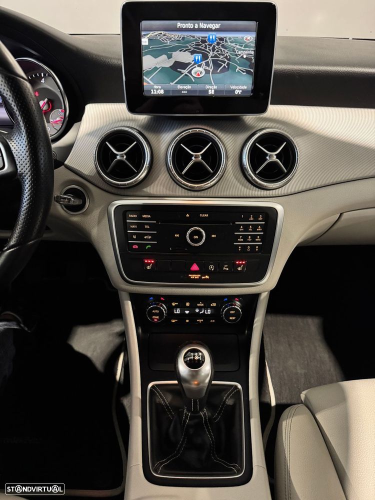 Mercedes-Benz CLA 180 d Shooting Brake Urban - 30