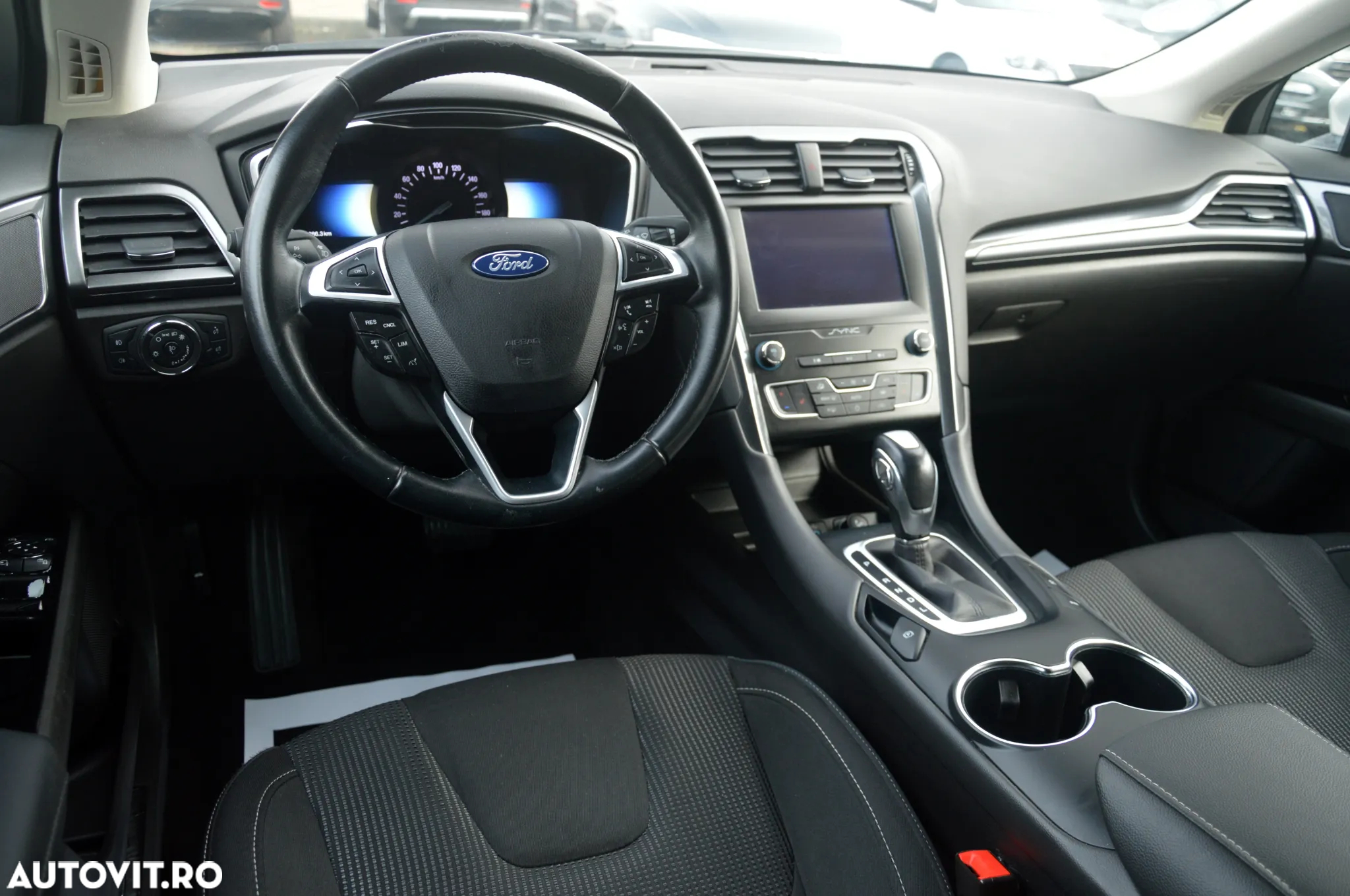 Ford Mondeo 2.0 HEV Titanium - 26
