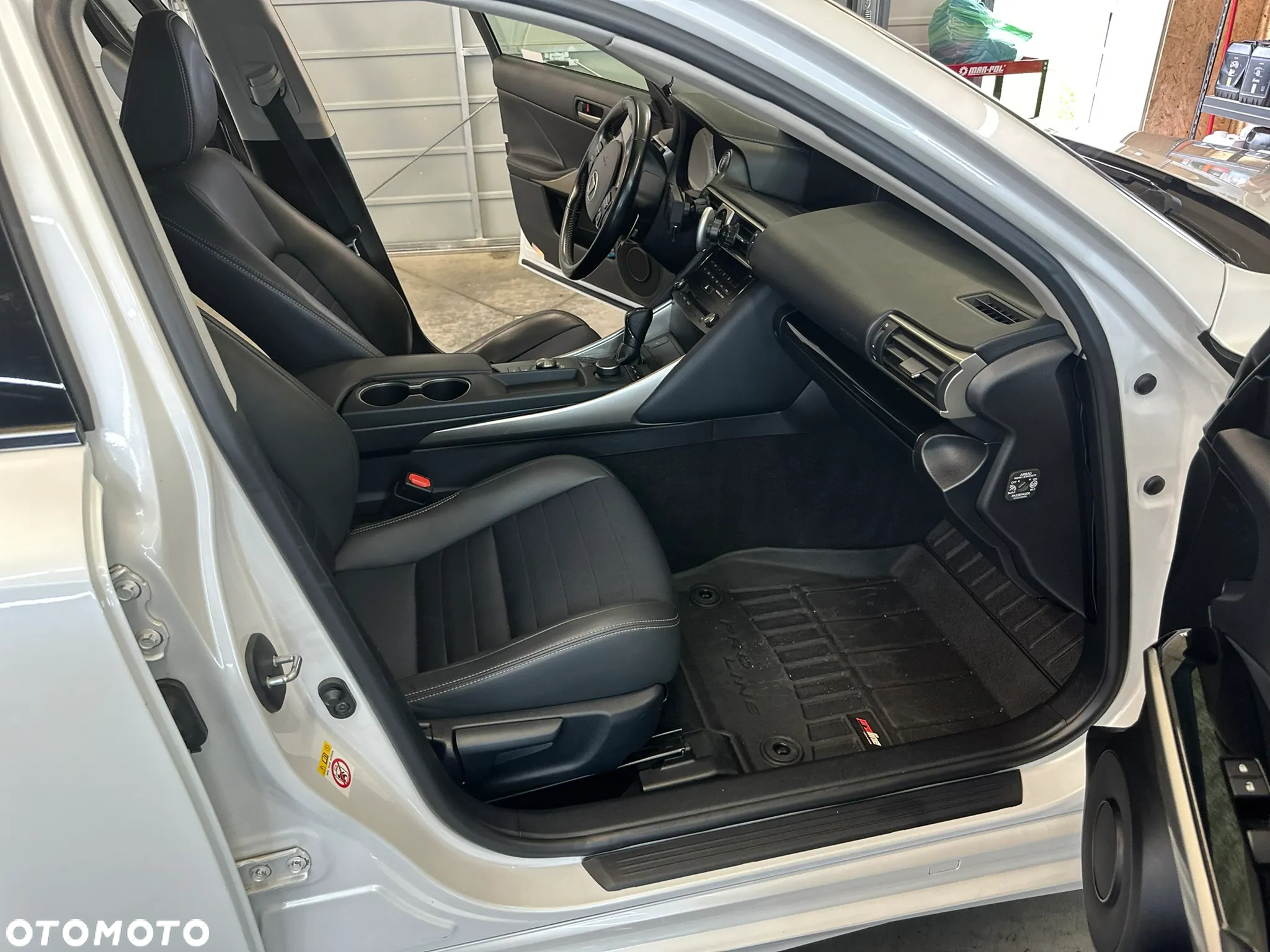 Lexus IS 200t / 300 Elegance - 21