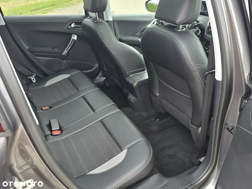 Peugeot 2008 - 16