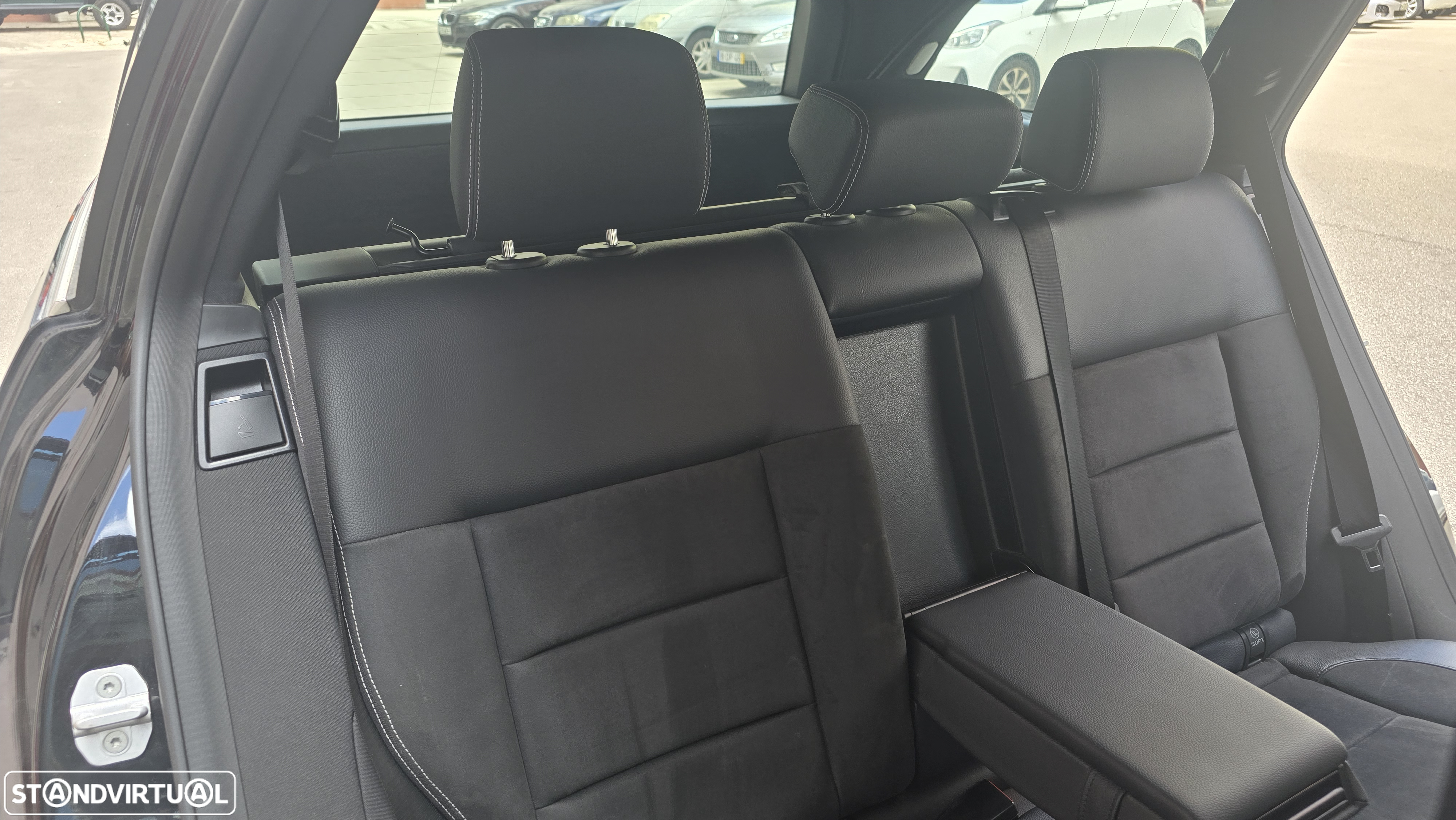 Mercedes-Benz E 300 Bluetec Hybrid Avantgarde - 23