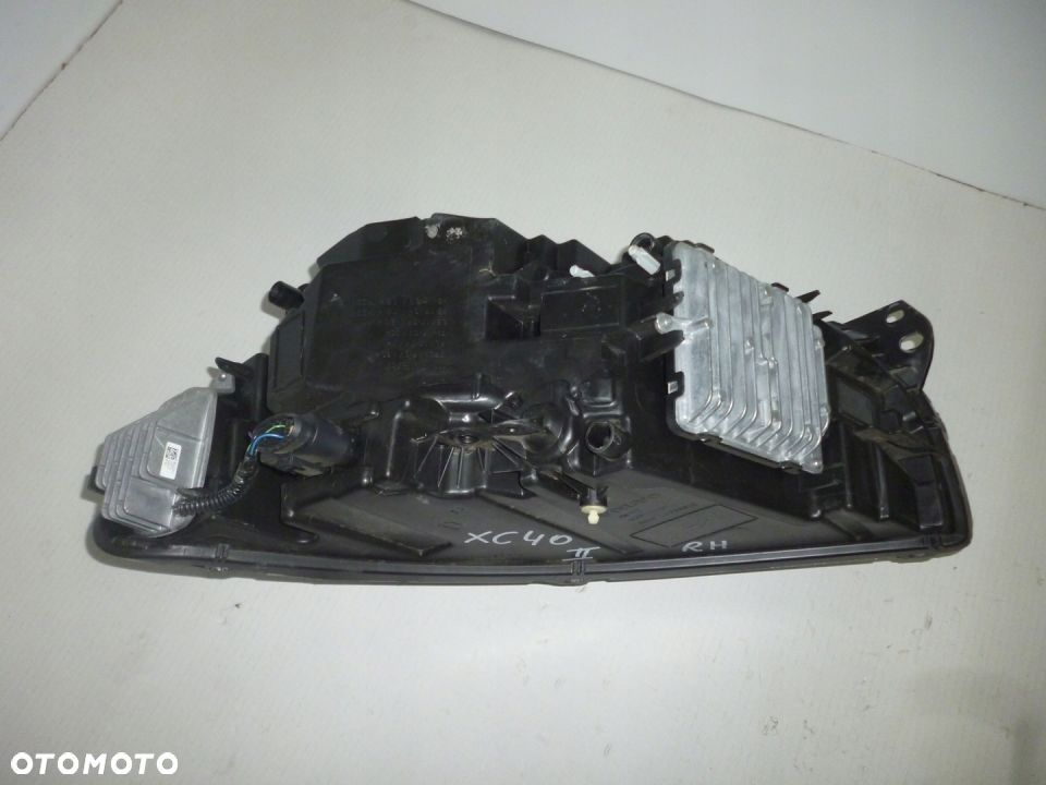 VOLVO XC40 II LAMPA PRZEDNIA PRZÓD RH - 5