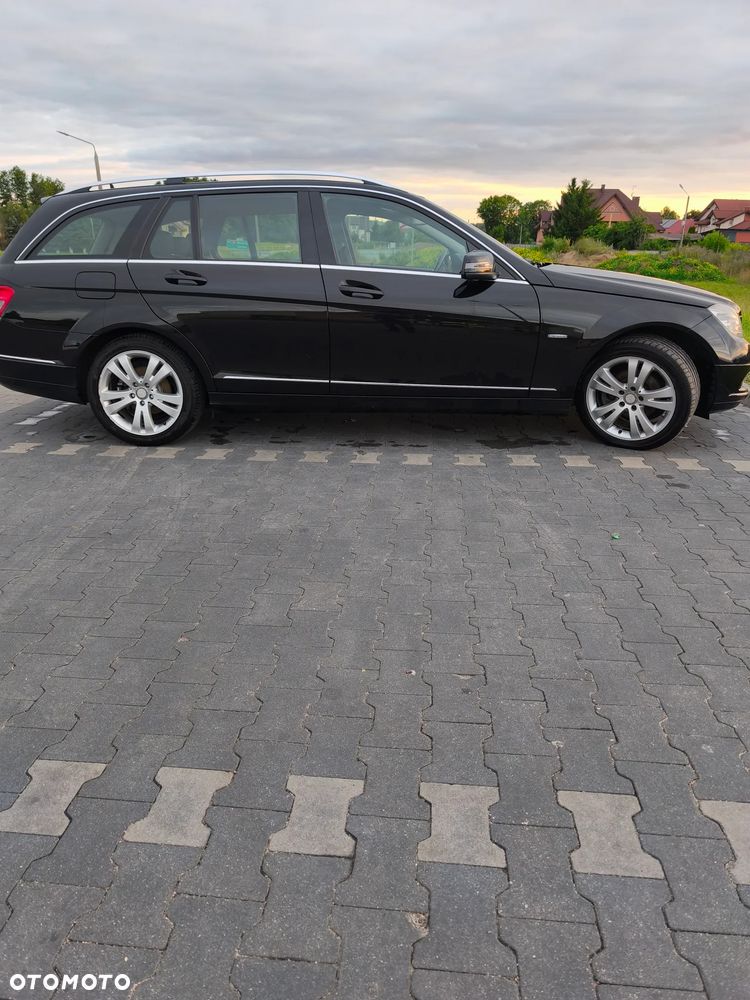 Mercedes-Benz Klasa C 180 CGI Automatik BlueEFFICIENCY Avantgarde - 13