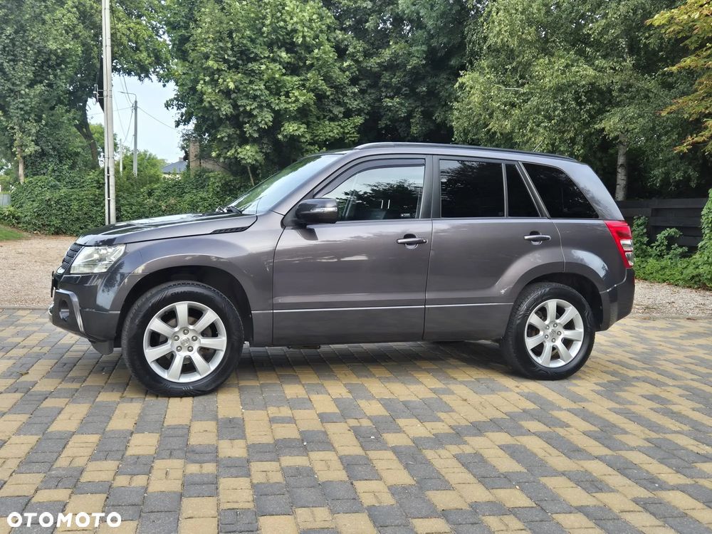 Suzuki Grand Vitara 2.4 De Luxe - 22