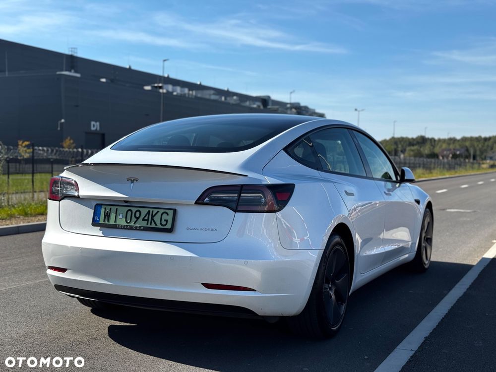 Tesla Model 3 - 5