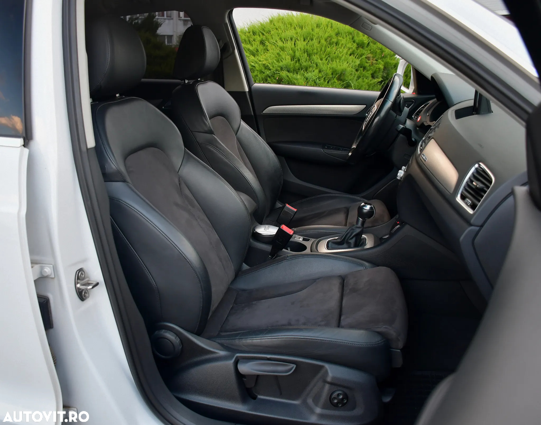 Audi Q3 2.0 TDI Quattro Stronic Design - 8