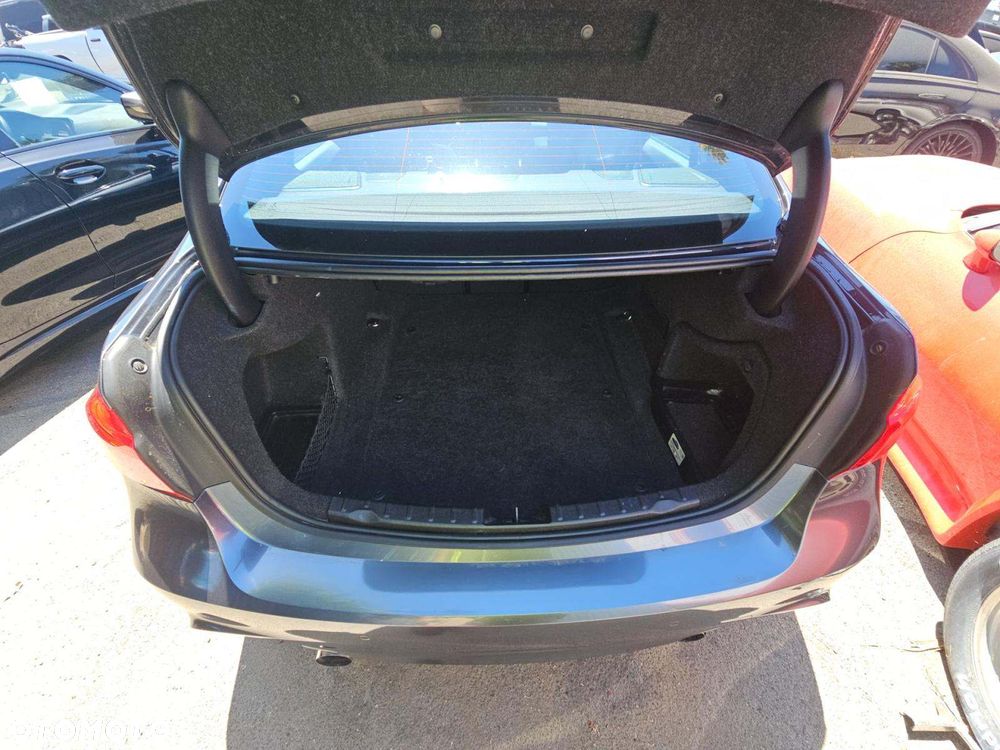 BMW Seria 3 340i M Sport - 11