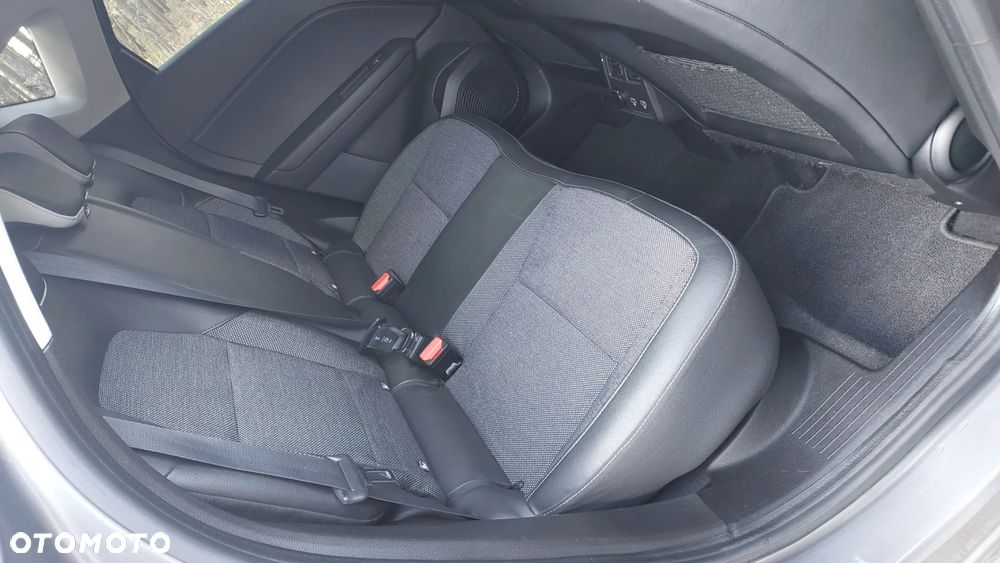 Renault Captur E-TECH 160 BUSINESS EDITION - 9