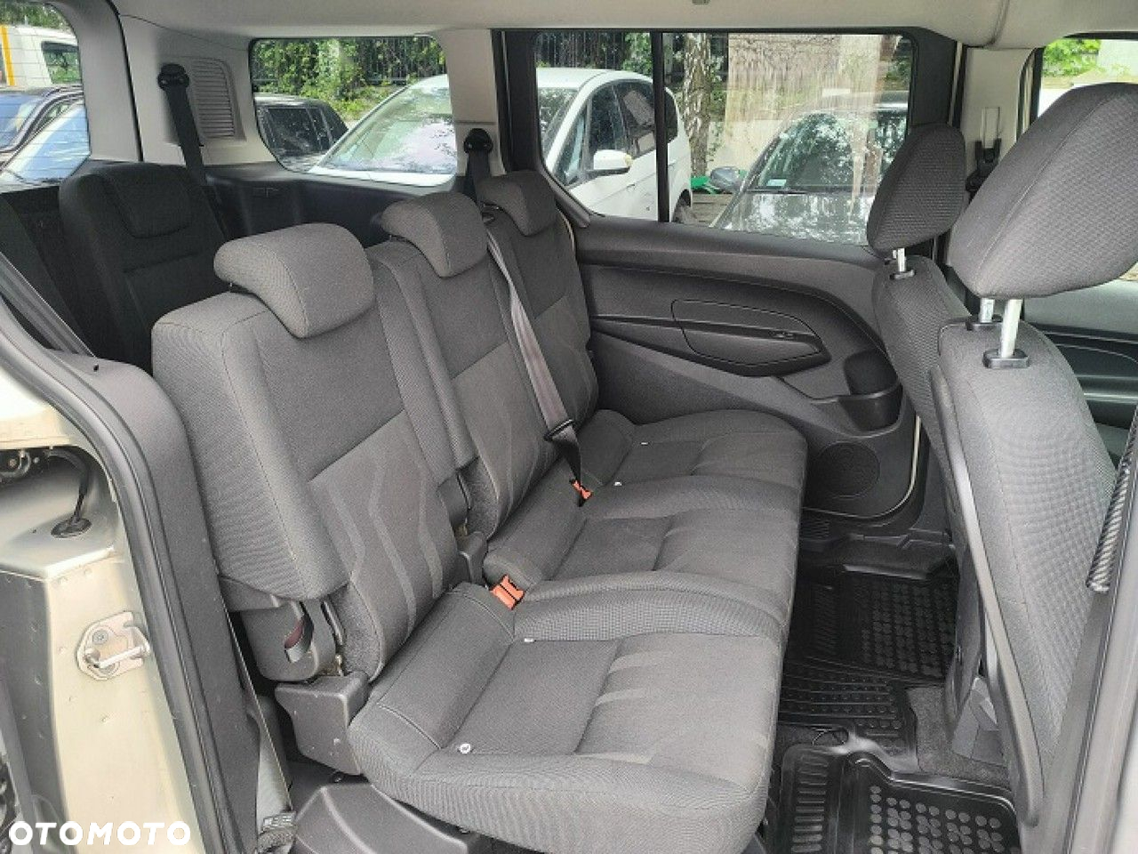 Ford Tourneo Connect Grand - 13