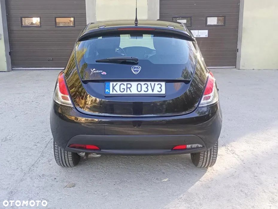 Lancia Ypsilon 1.2 8V Gold - 8