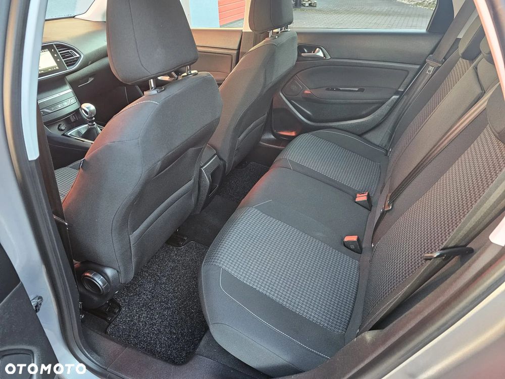 Peugeot 308 BlueHDi 120 Stop & Start Allure - 23