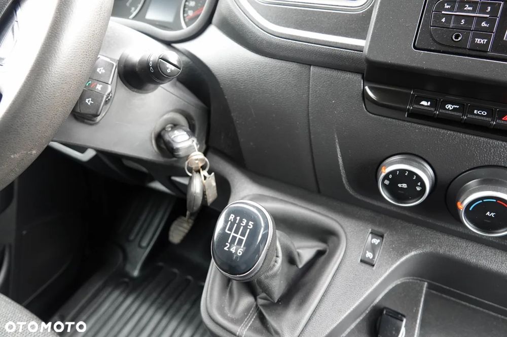 Renault MASTER / WYWROTKA / BLIŹNIAK / MANUAL / 3 MIEJSCA / - 32