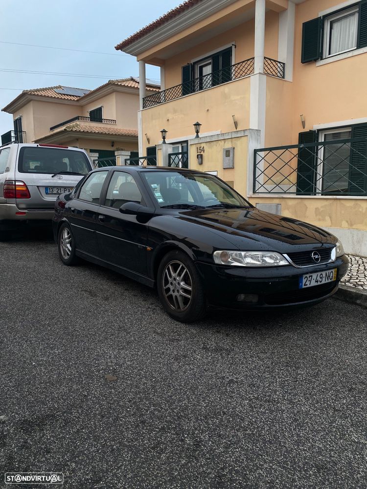 Opel Vectra 1.6i - 1
