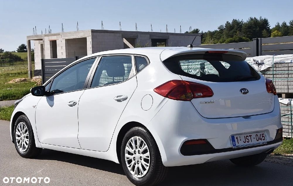 Kia Ceed - 9