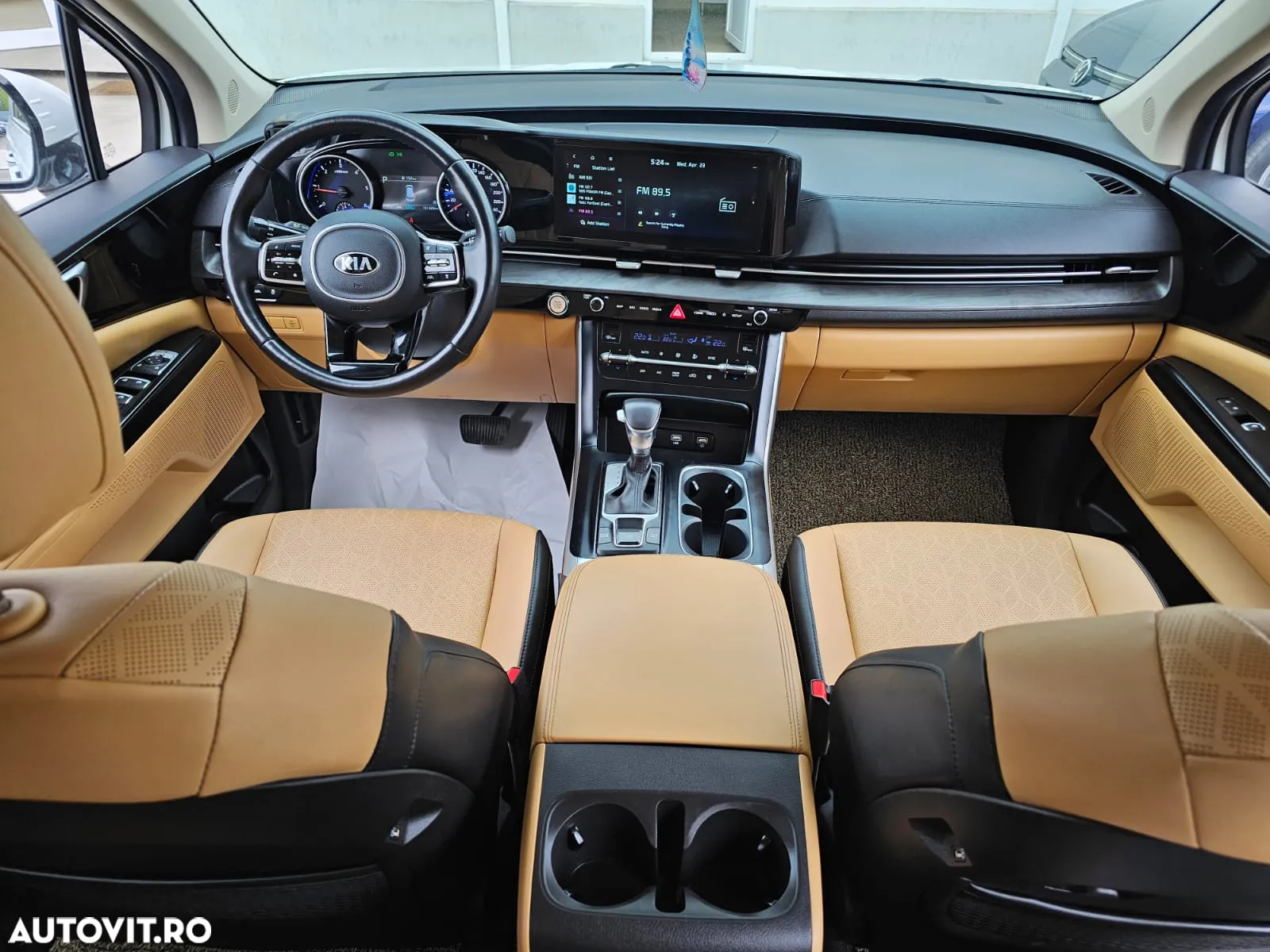 Kia Carnival - 13