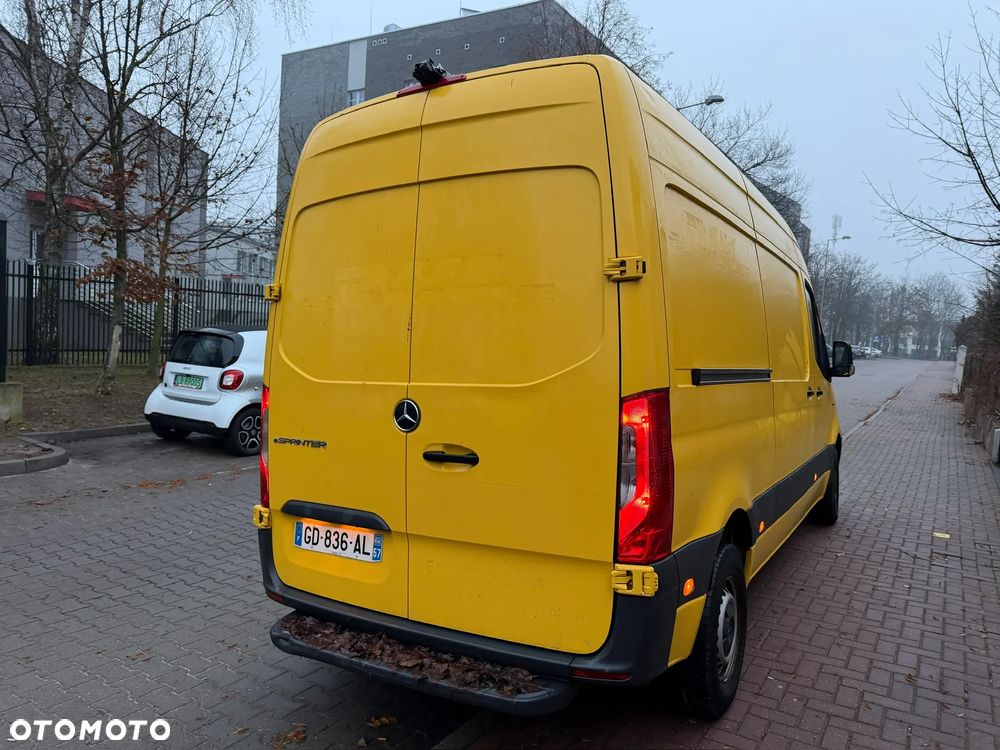 Mercedes-Benz Sprinter - 5