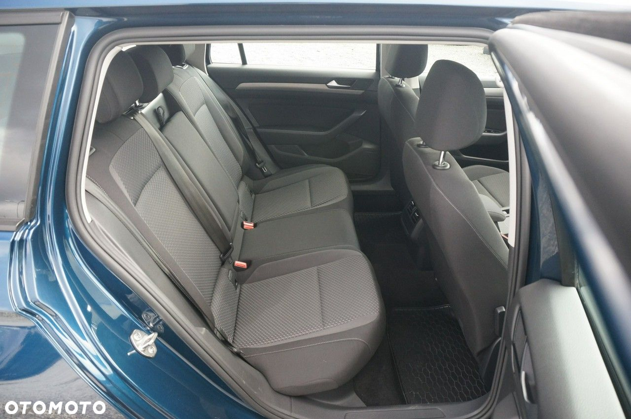 Volkswagen Passat 2.0 TDI EVO Essence - 32