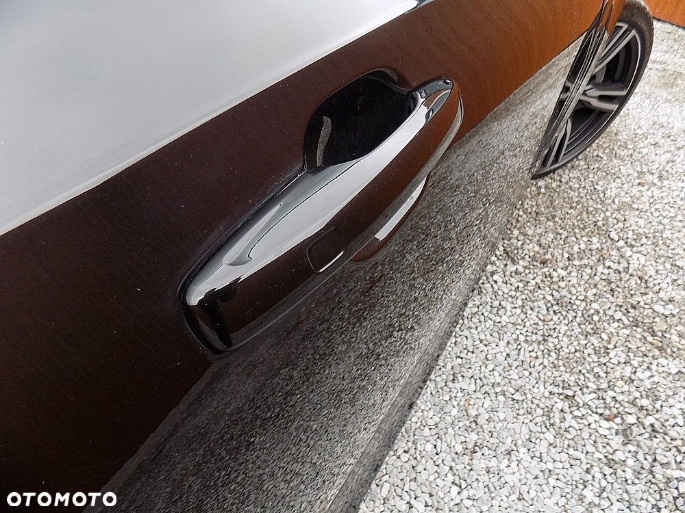 Volvo V90 T8 AWD Plug-In Hybrid R-Design - 32