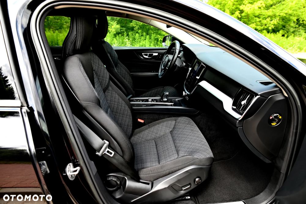 Volvo V60 B3 B Geartronic Momentum Core - 25
