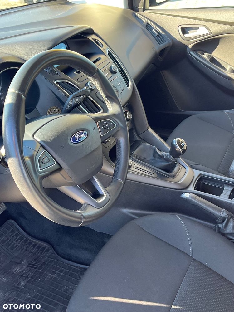 Ford Focus 1.6 Trend - 12