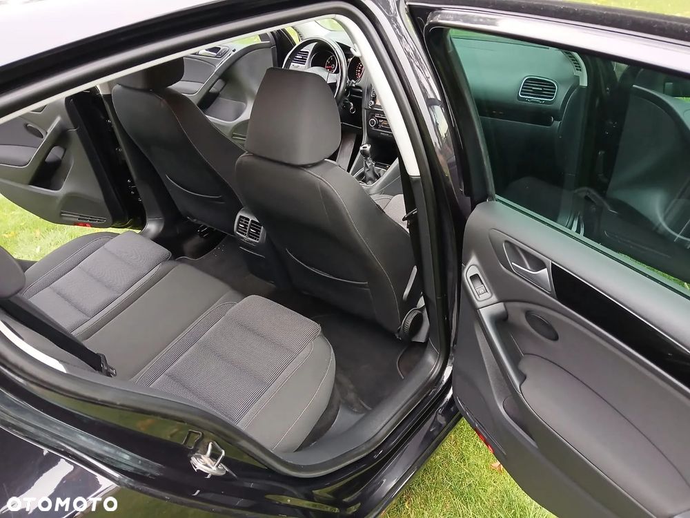 Volkswagen Golf VI 1.6 Comfortline - 28