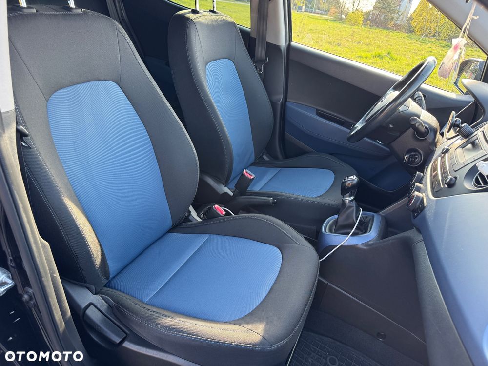 Hyundai i10 1.0 Fifa World Cup Edition - 17