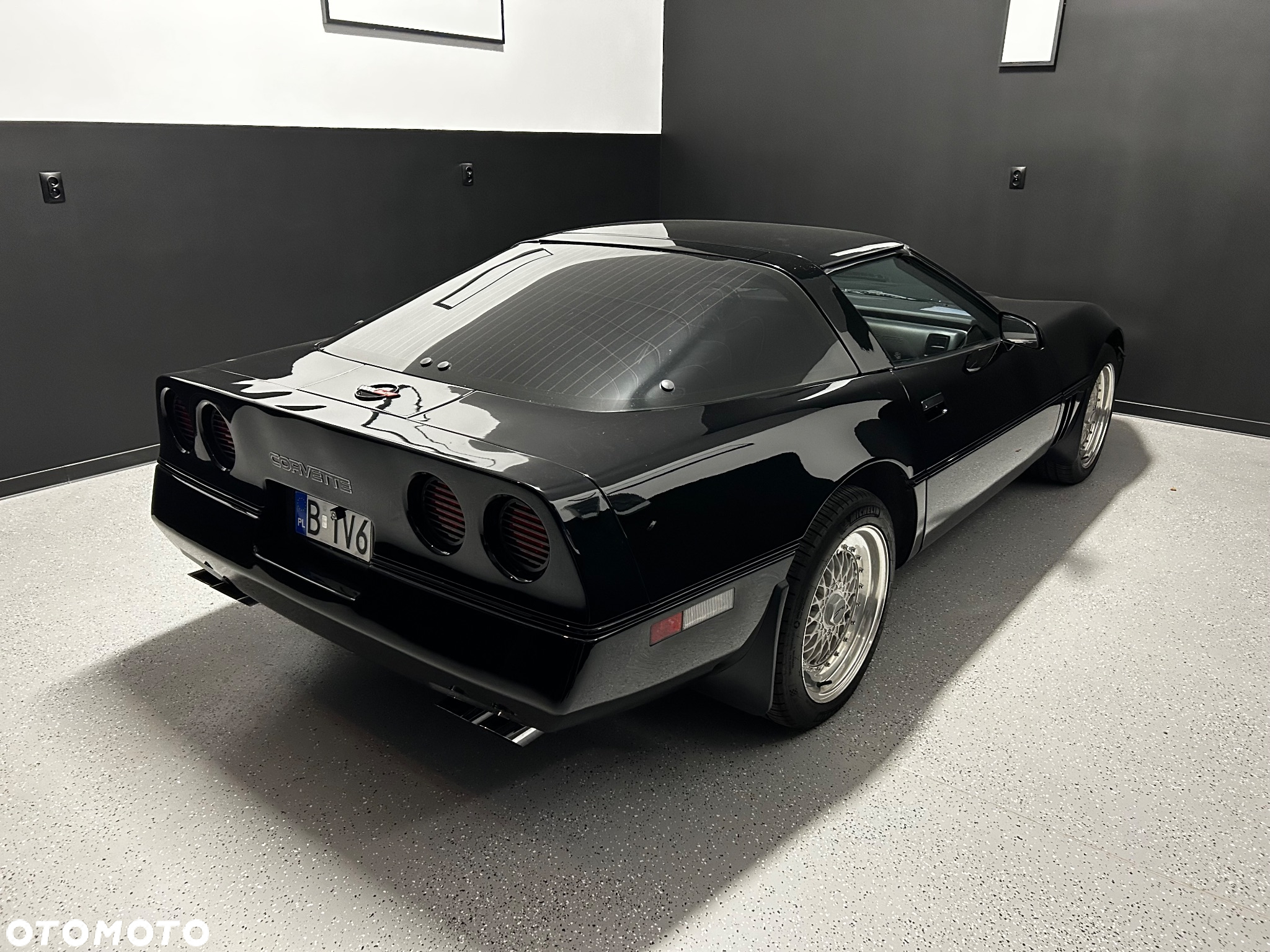 Chevrolet Corvette - 3