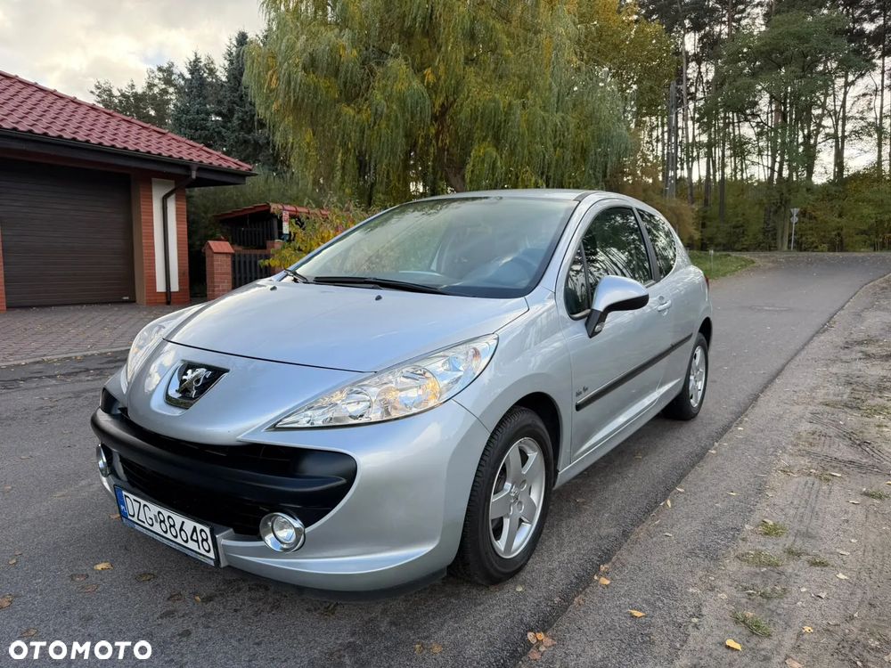 Peugeot 207 - 1