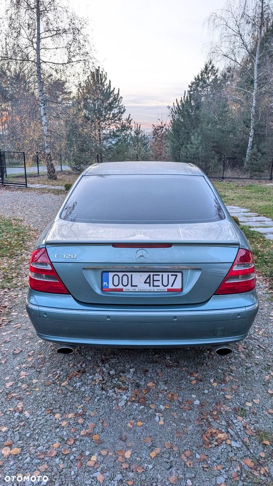 Mercedes-Benz Klasa E 240 T Avantgarde - 6