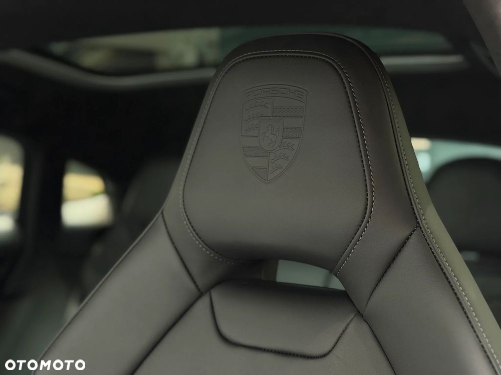 Porsche Panamera 4 E-Hybrid PHEV - 23