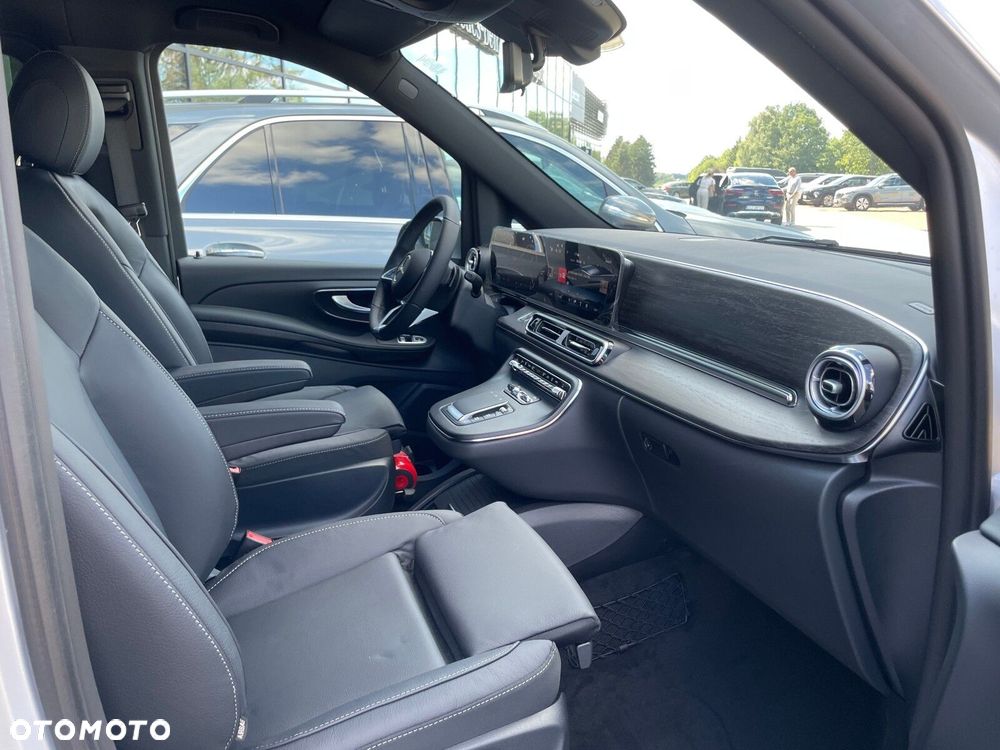 Mercedes-Benz Klasa V - 14