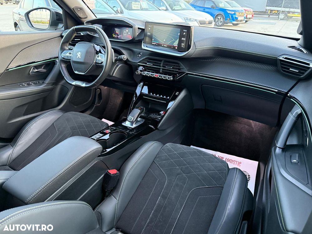 Peugeot 2008 PureTech 130 EAT8 GT Pack - 21